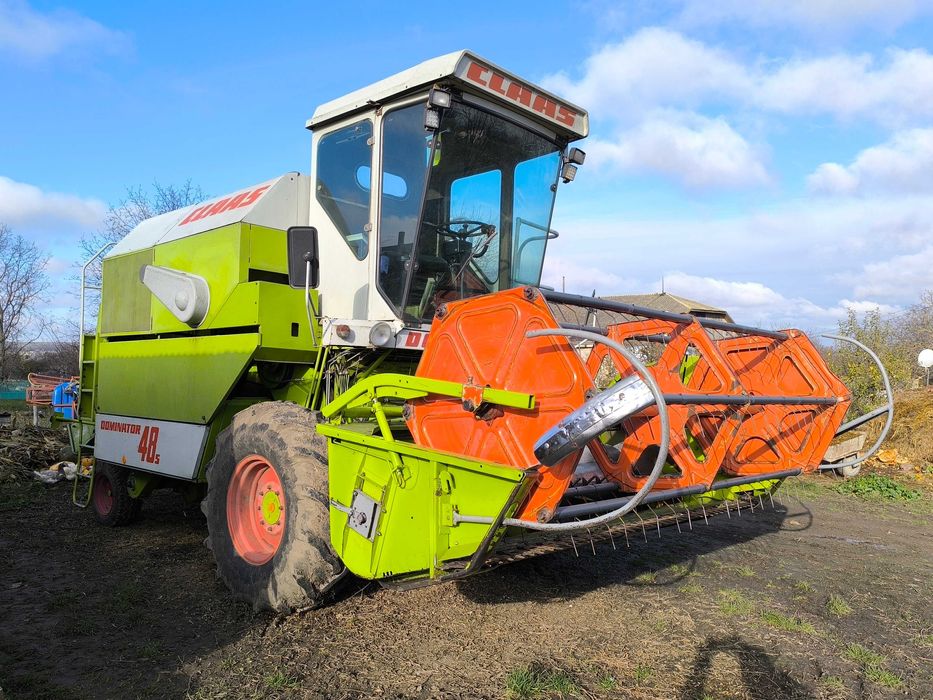 Комбайн CLAAS Dominator 48s