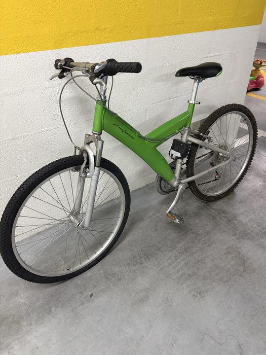 Bicicleta com cadeira de criança