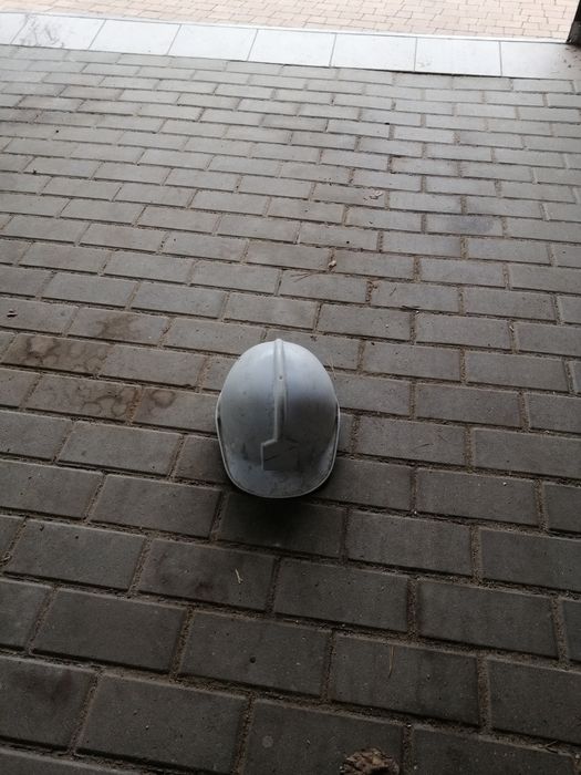 Sprzedam kask dla pracowników budowlanych