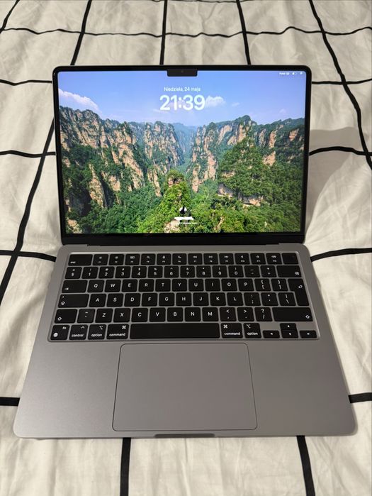 Macbook 13” Air M3 2024r. 24GB 512 GB