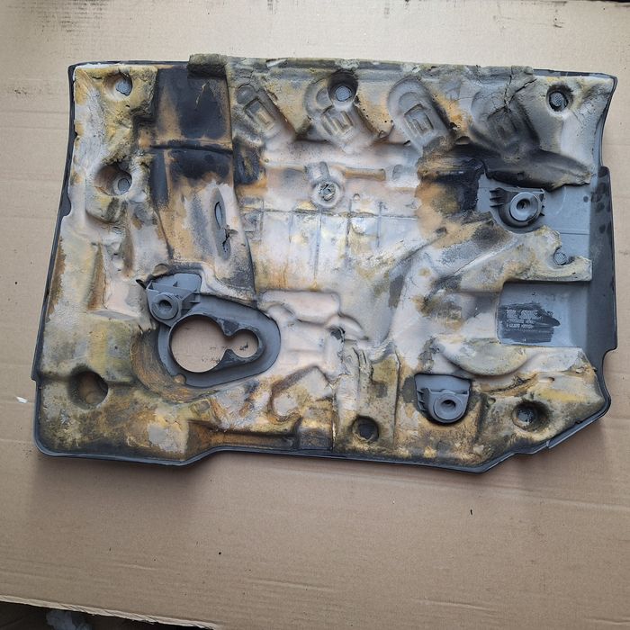 Focus mk2 2.0 tdci pokrywa oslona silnika