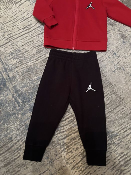 Спортивний костюм на флісі Jordan оригінал 1 рік