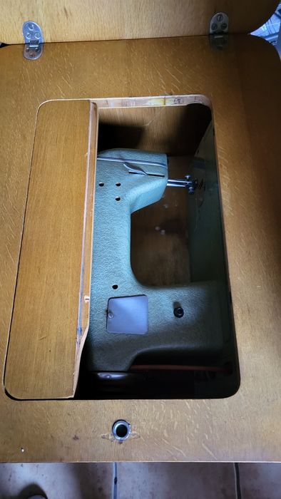 Maszyna do szycia marki Wifama