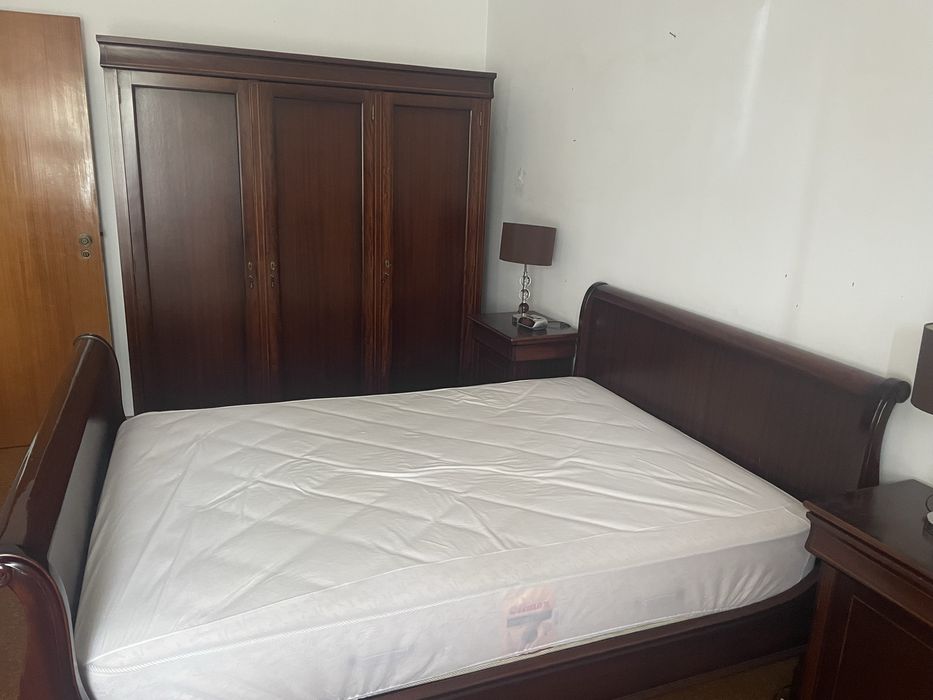 Quarto casal em mogno
