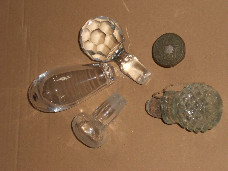 Tampas garrafas frascos vidro cristal antigos