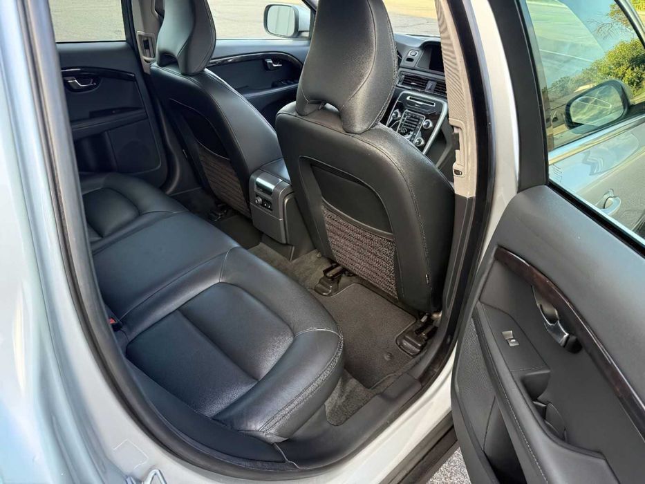 Volvo XC70      2016