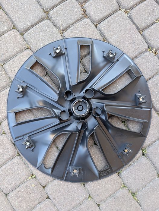 Ковпаки на колеса Tesla Model Y 2024