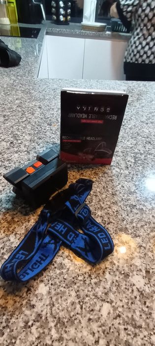 Vendo lanterna cabeça recarregável