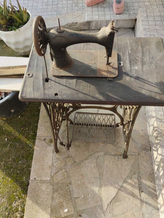 Máquina de Costura Singer Antiga