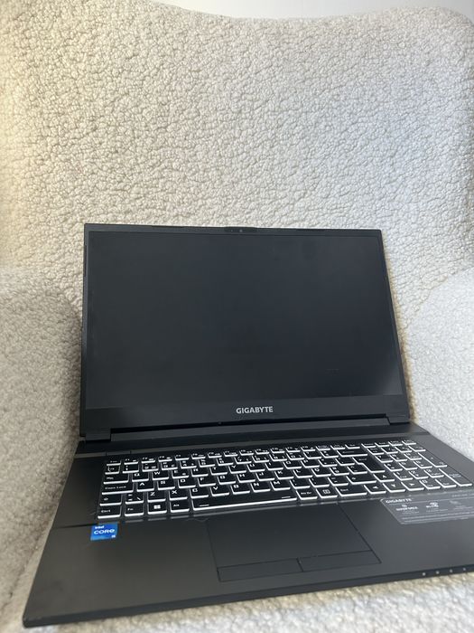 Gigabyte G7 GD-51ES123SD