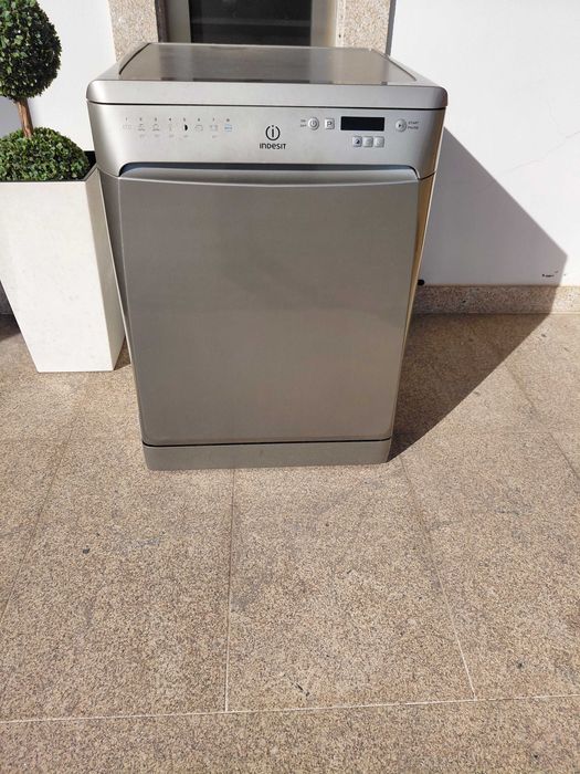 Máquina lavar loiça indesit com erro F16