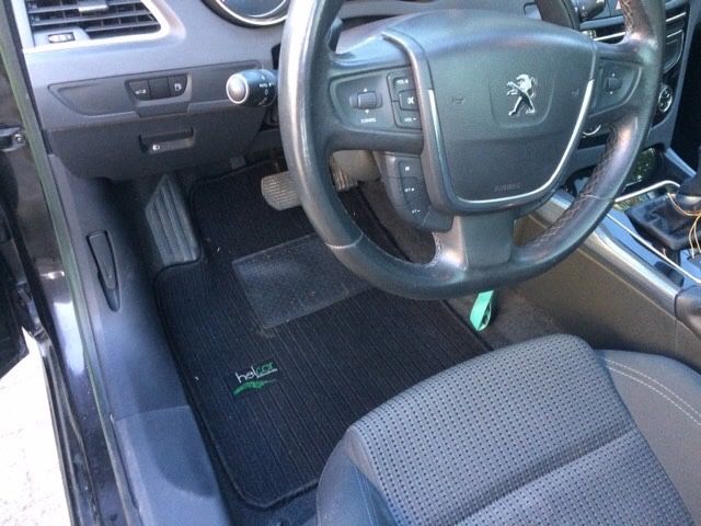 Peugeot 5008 SW 1.6 HDi Automático – 2011