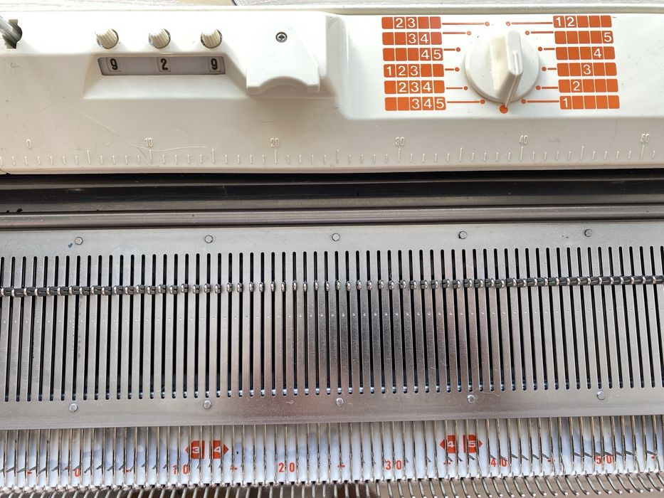 Вʼязальна машина Toyota ks 901, 5 класу (вязальна, тойота)