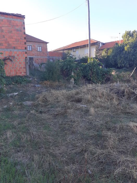Vende-se Casa com anexos em Vilar Seco, concelho de Mogadouro.