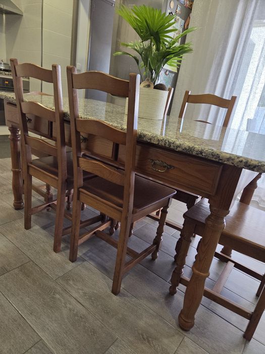 Mesa de cozinha com marmore