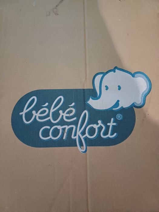 Berço da marca Bebé Confort