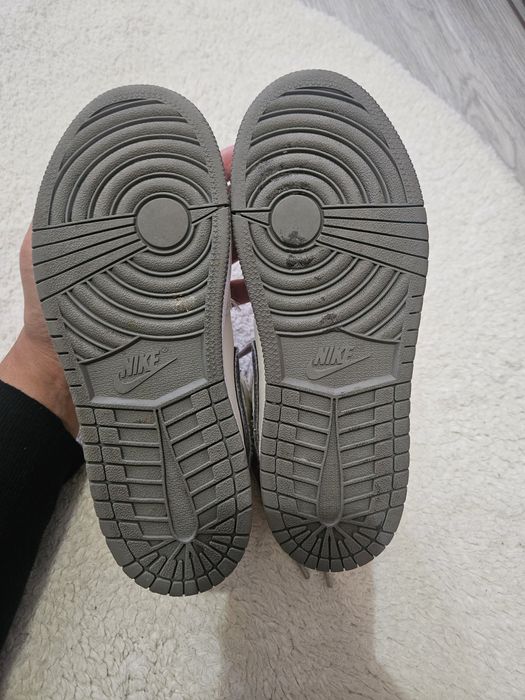 Air Jordan Mid crianca edição limitada
