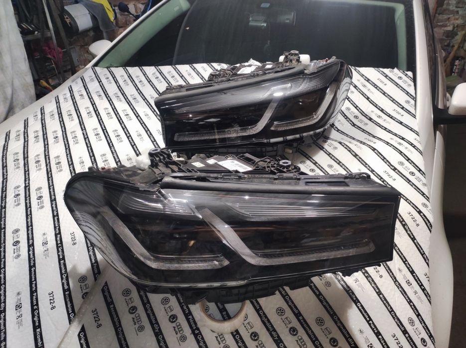 Фара фари BMW 5 рестайл G30 LCI black adaptive led Європа