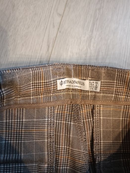 Spodnie do kostki Stradivarius