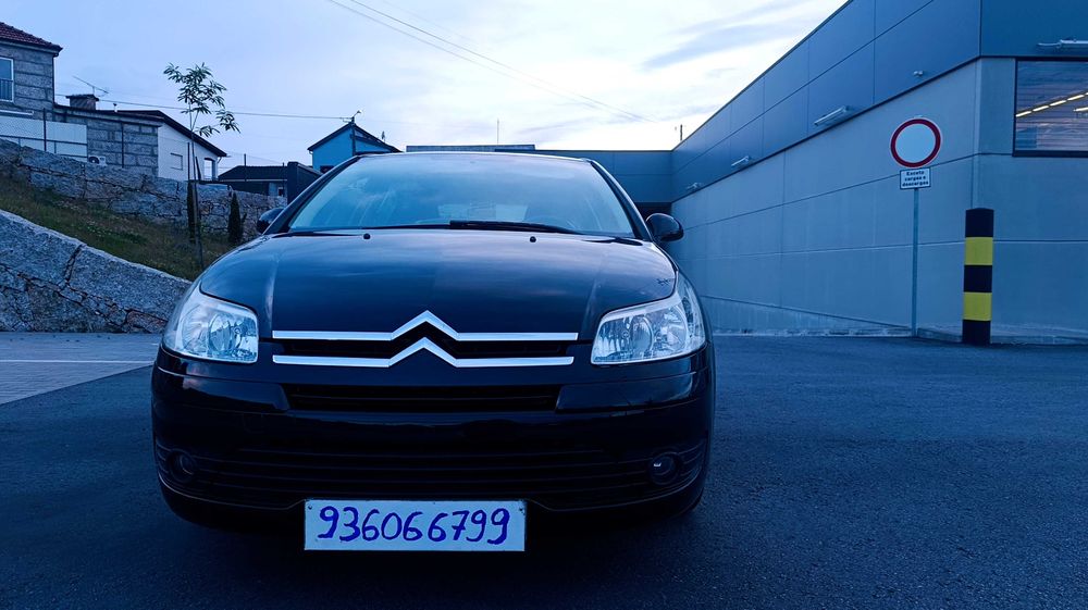 Citroen C4 Nacional poucos km impecável vários extras.