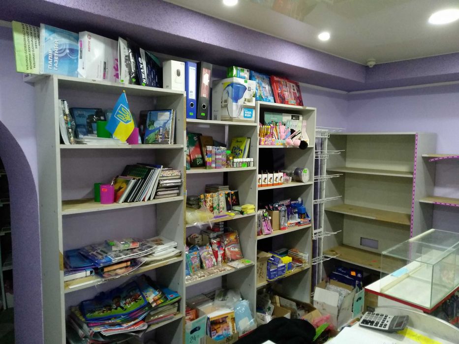 Меблі для магазину