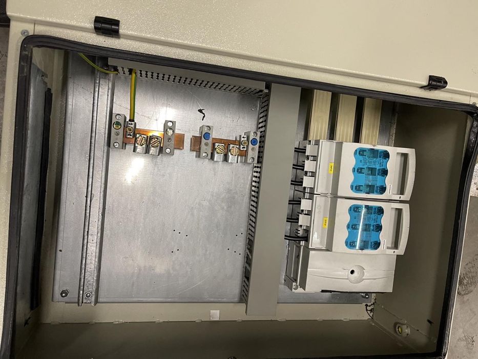 Щит електричний Шафа металева Ящик електричний