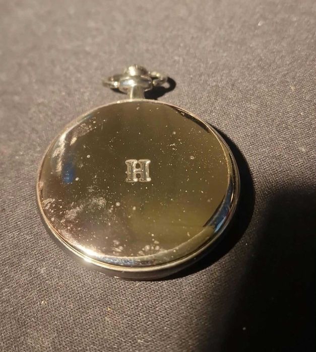 Relógio de bolso decorativo - Inicial H, NUNCA USADO (precisa de pilha)