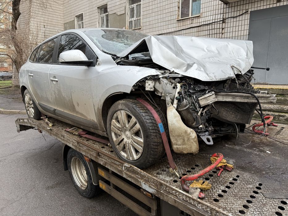 Продам reno megan 2010 после дтп