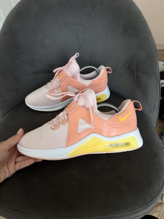 Кросівки жіночі,Nike Air Max Bella (розмір 40) 25,5 см оригінал