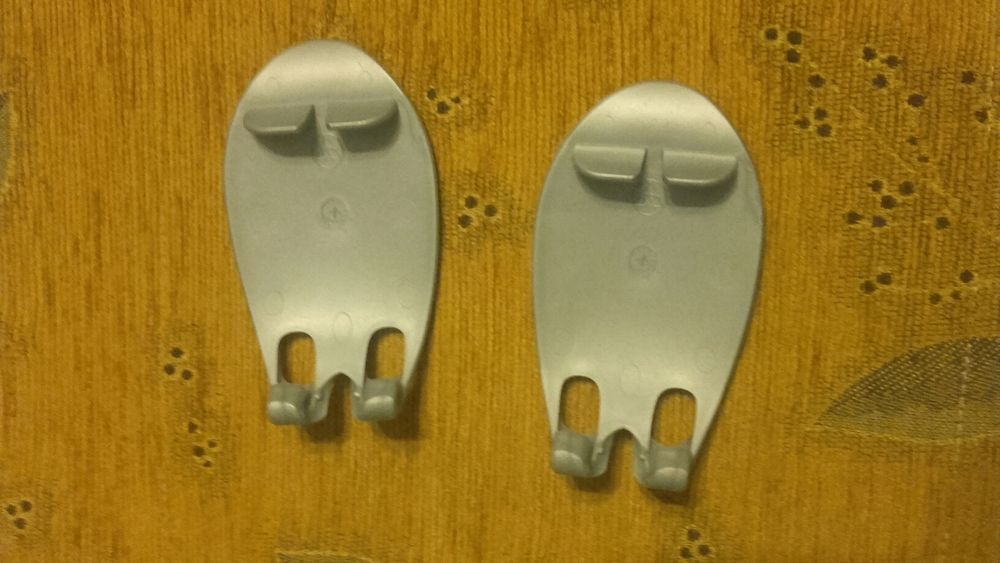 Haki, zaczepy, klipsy do mocowania klatki, klatka