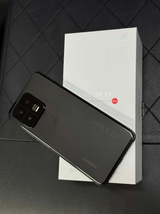 Xiaomi 13 5G.