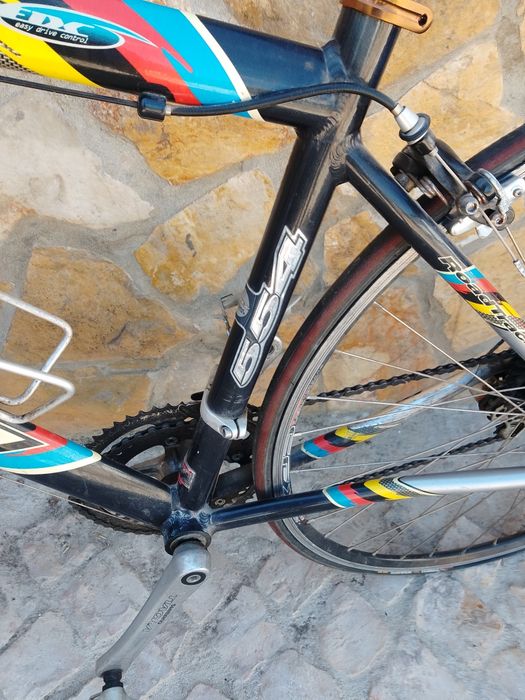 Bicleta de estrada BH