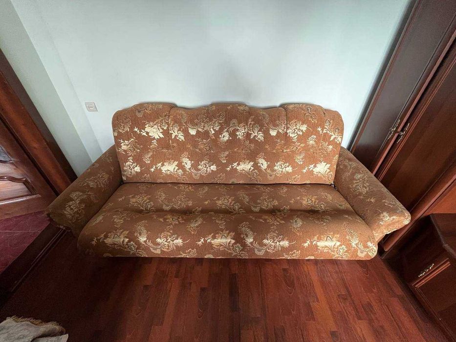 Диван із кріслами