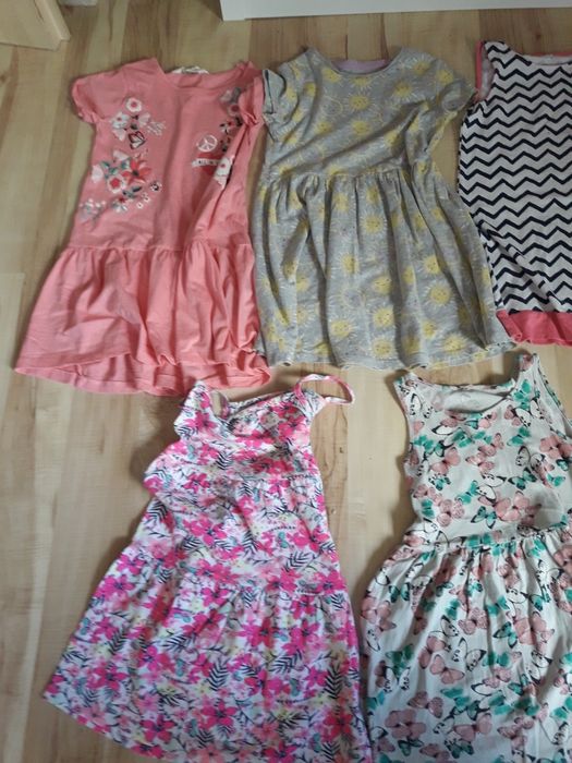 7 sukienek, Sukienki 116/122 H&M