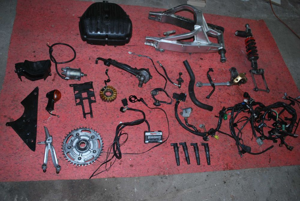 GSXR 1000 K1 K2 K3 część owiewki silnik lagi koło