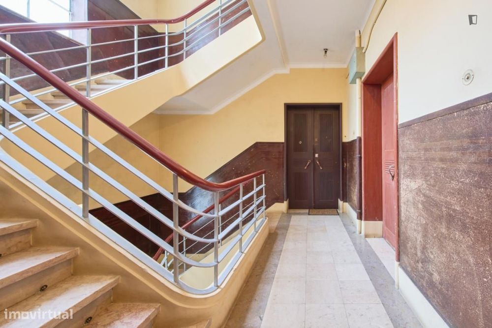 Quarto - localizado em Entrecampos Lisbon