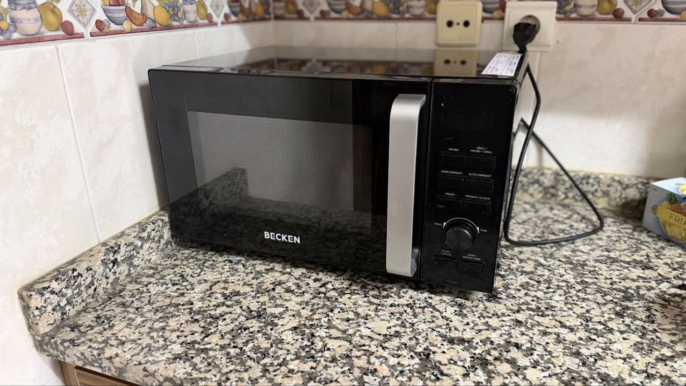 Microondas 30L Com Grill - Preto