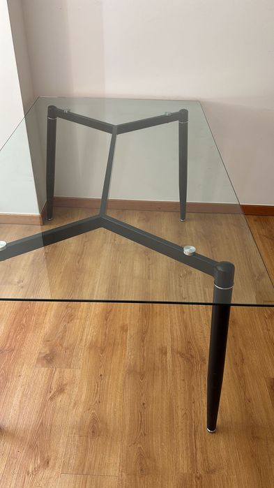 Mesa de jantar de vidro