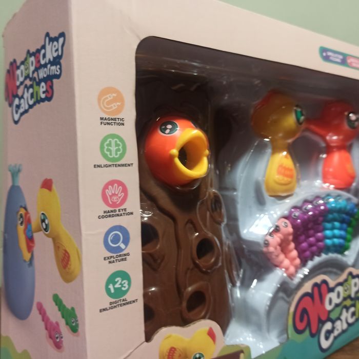 Magnetyczna gra zręcznościowa dzięcioł i robaczki