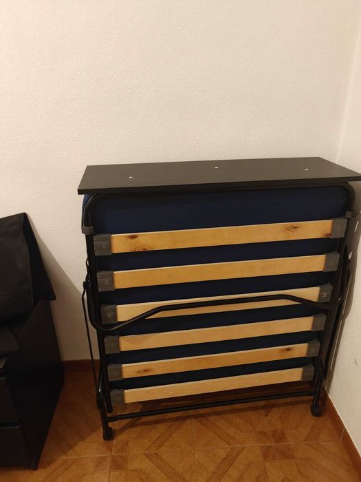 Cama divan de solteiro