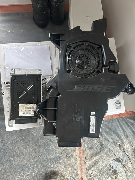 Zestaw głośników Bose Audi A3 8P 3d subwoofer wzmacniacz