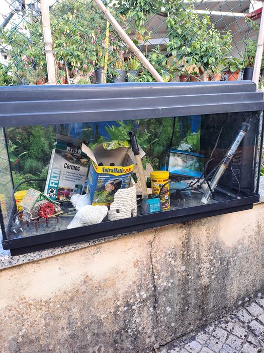 Aquario 80x35x30 80 litros agua fria e quente com todos zssesorios iluminacao