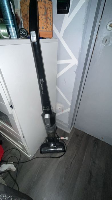 Aspirador a bataria a funcionar bem
