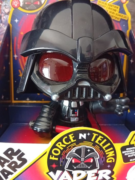 Figura Darth Vader com som e luzes
