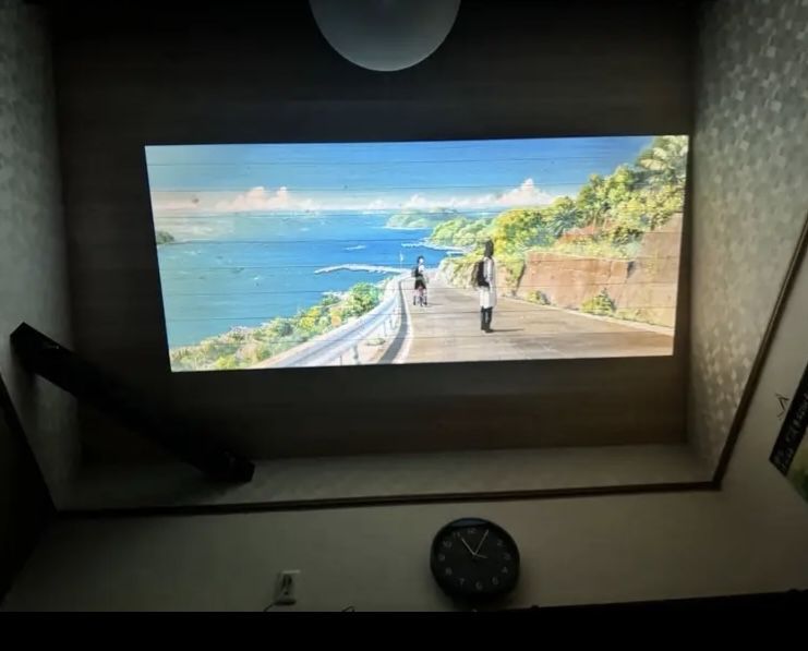 Портативний смарт-проєктор LED