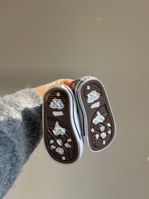 Нові кеди converse