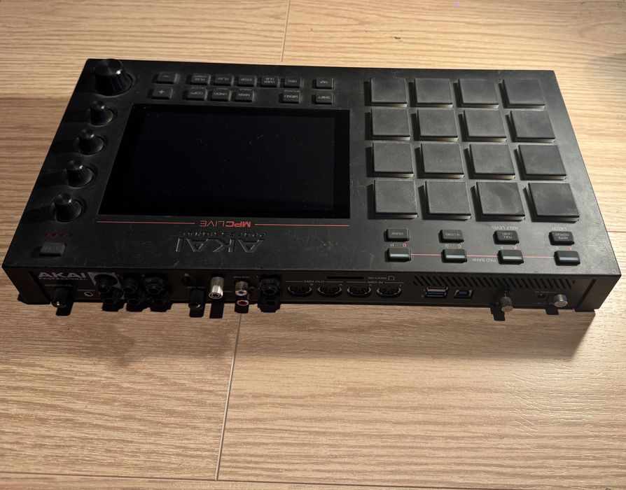 Akai MPC Live Standalone Sampler / Sequencer - Black