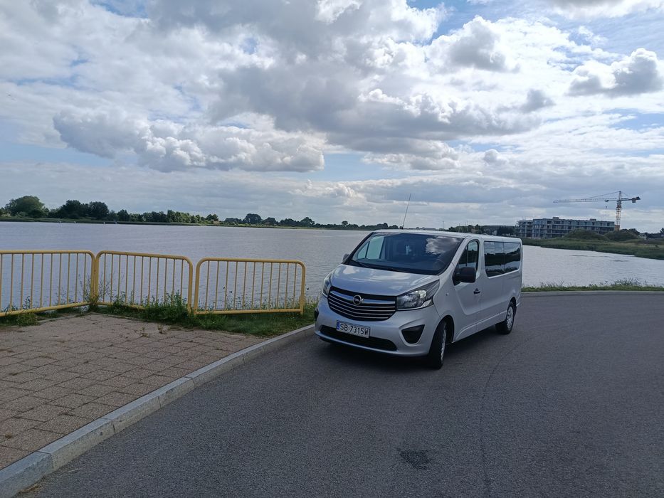 Wynajmę busa 9 osobowy Opel Vivaro Long