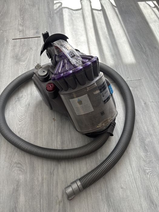 bezworkowy odkurzacz cylindryczny Dyson DC23 Stowaway Allergy