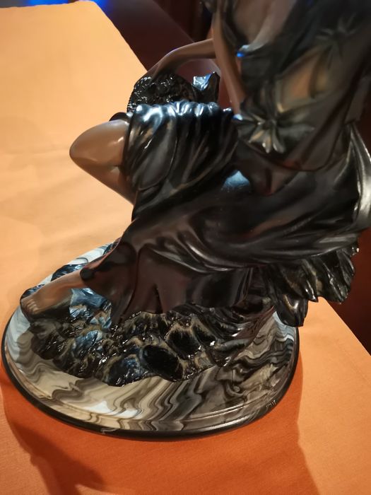 Peça Decorativa em mármore como nova